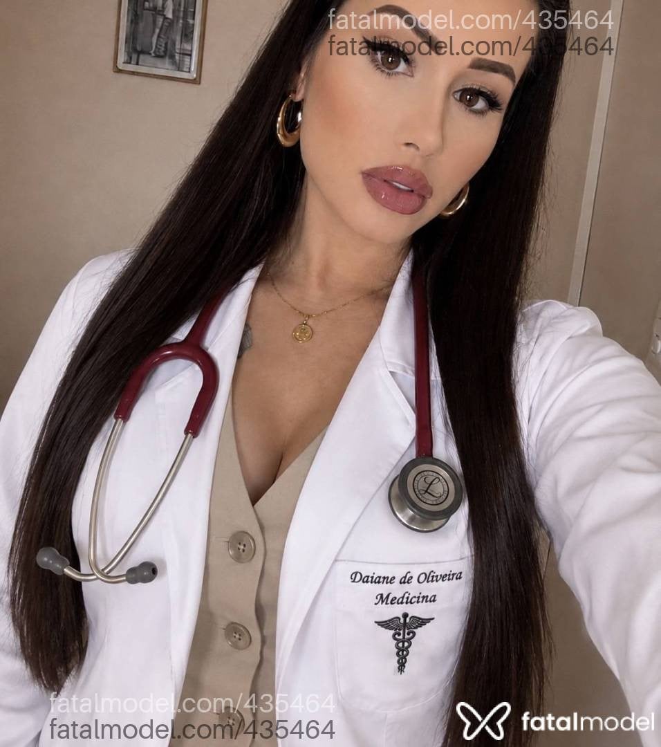 Acompanhante mulher com cabelo castanho de olhos castanhos - Bruna Moretti