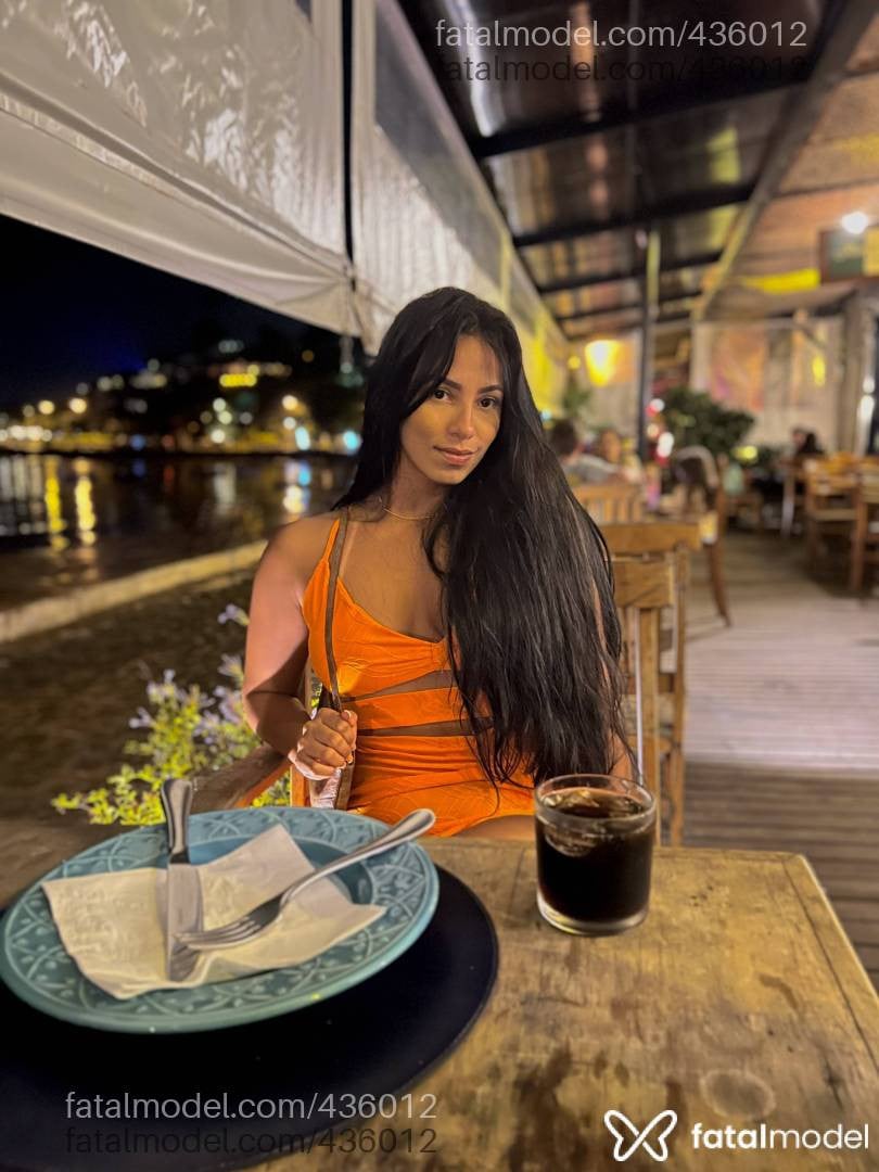 Acompanhante mulher morena (o) de olhos pretos - ALINE MORAES