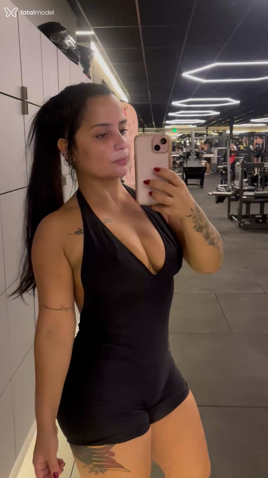Acompanhante mulher morena (o) de olhos pretos - Brenda Lopes