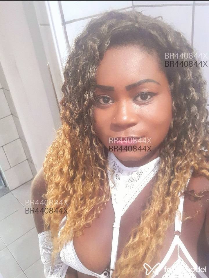 Acompanhante mulher com cabelo castanho de olhos castanhos em Ouro Fino Acompanhante mulher com cabelo castanho de olhos castanhos em Ouro Fino - PAOLLA