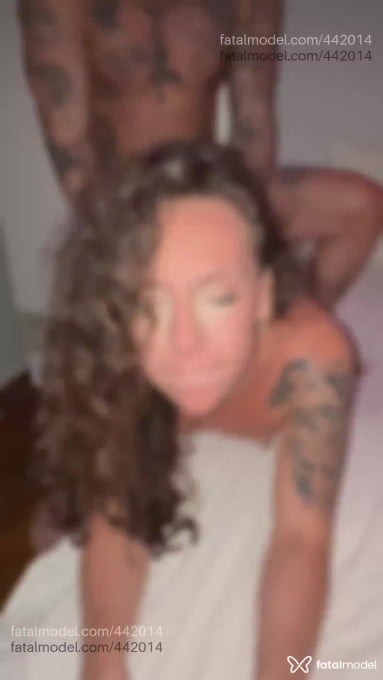 Acompanhante travesti com cabelo castanho de olhos mel em São Paulo Acompanhante travesti com cabelo castanho de olhos mel em São Paulo - Lavinia Britto