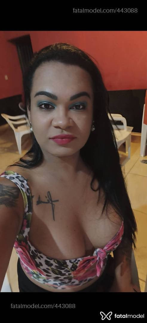 Acompanhante mulher trans morena (o) de olhos castanhos - Adriana transexx