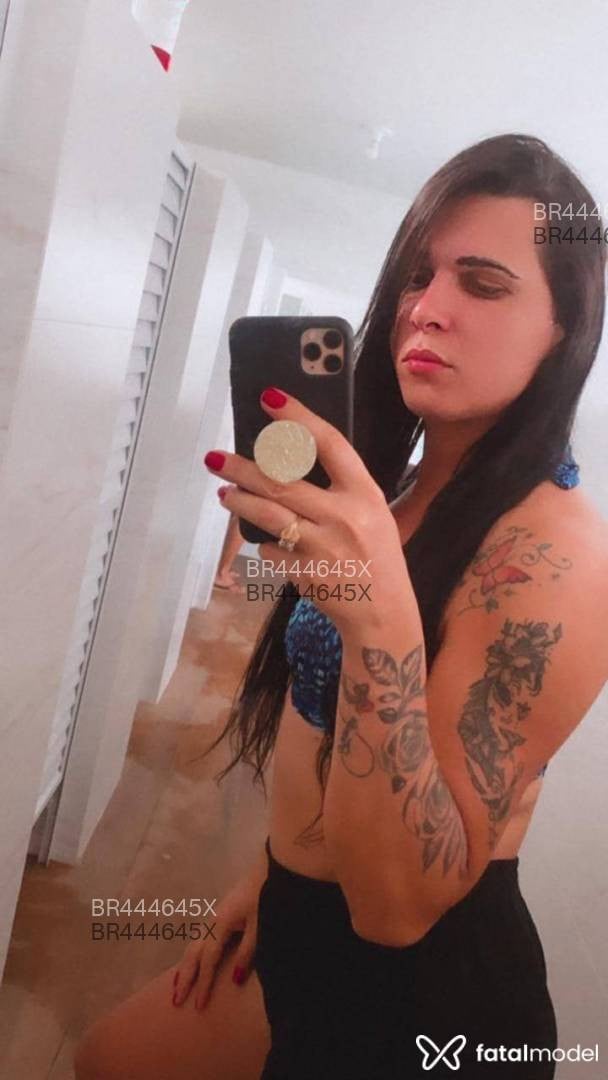 Acompanhante travesti morena (o) de olhos castanhos em Goianésia - Carlinha