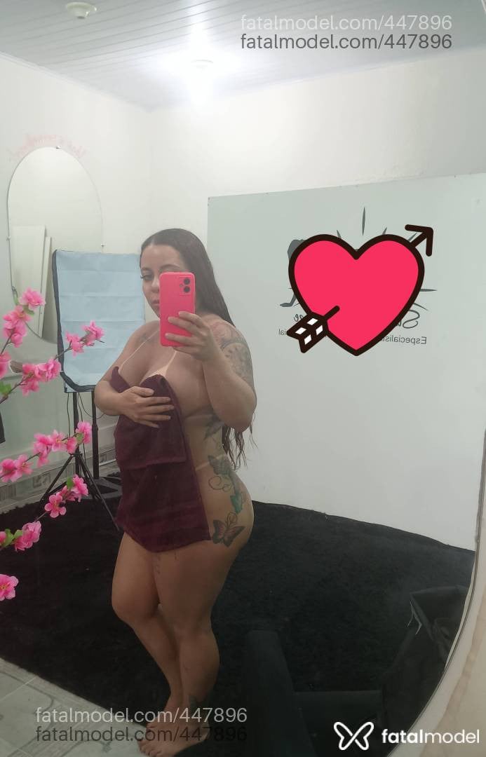 Acompanhante mulher com cabelo castanho de olhos castanhos - Charlotte