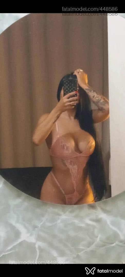 Acompanhante mulher com cabelo castanho de olhos castanhos - Marcela Vellani