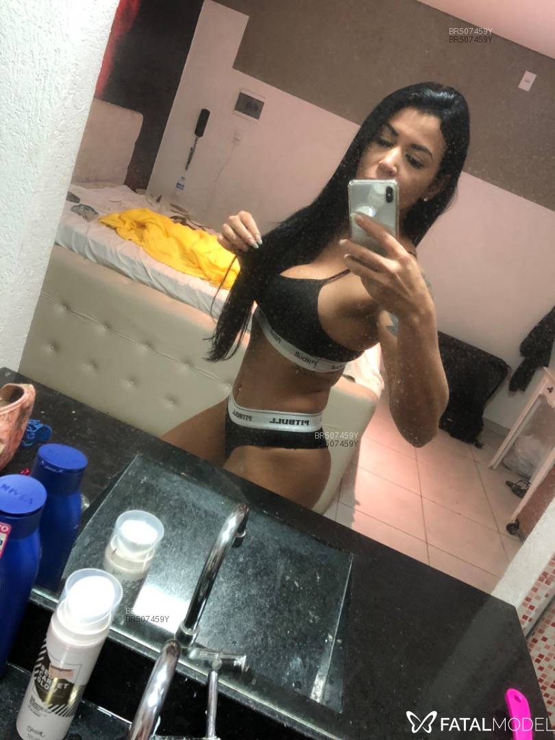 Acompanhante mulher morena (o) de olhos castanhos em Brasília Acompanhante mulher morena (o) de olhos castanhos em Brasília - Malu Pinheiro