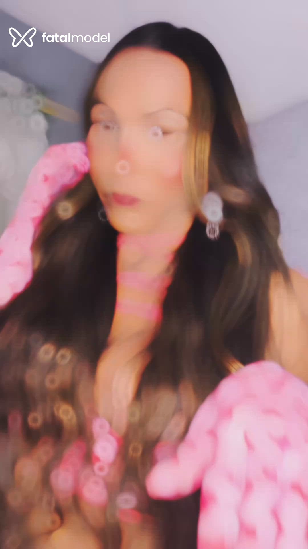Acompanhante travesti com cabelo castanho de olhos castanhos - Leticia Diaz Acompanhante travesti com cabelo castanho de olhos castanhos - Leticia Diaz