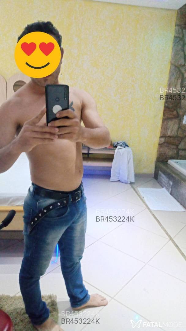 Acompanhante homem com cabelo castanho de olhos castanhos em Francisco Beltrão Acompanhante homem com cabelo castanho de olhos castanhos em Francisco Beltrão - atendocasal