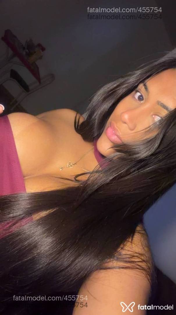 Acompanhante mulher morena (o) de olhos pretos - LET FONSECA