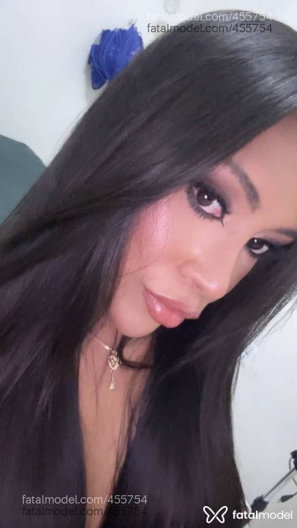 Acompanhante mulher morena (o) de olhos pretos - LET FONSECA