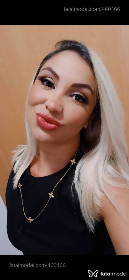 Acompanhante mulher loira (o) de olhos castanhos - Isabela Dantas