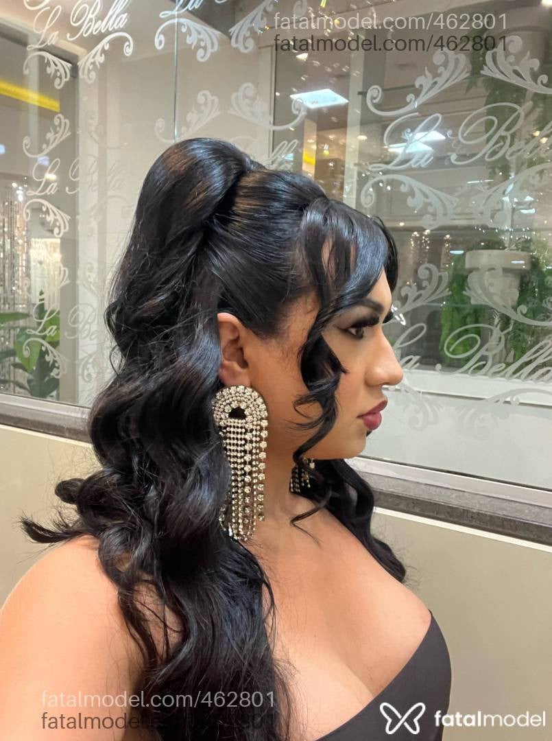 Acompanhante mulher trans morena (o) de olhos castanhos em Passos - Nicole Ayalla
