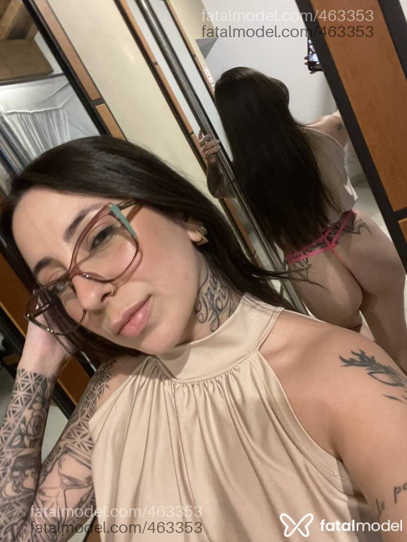 Acompanhante mulher com cabelo castanho de olhos mel em Canoas - Eduarda Paz
