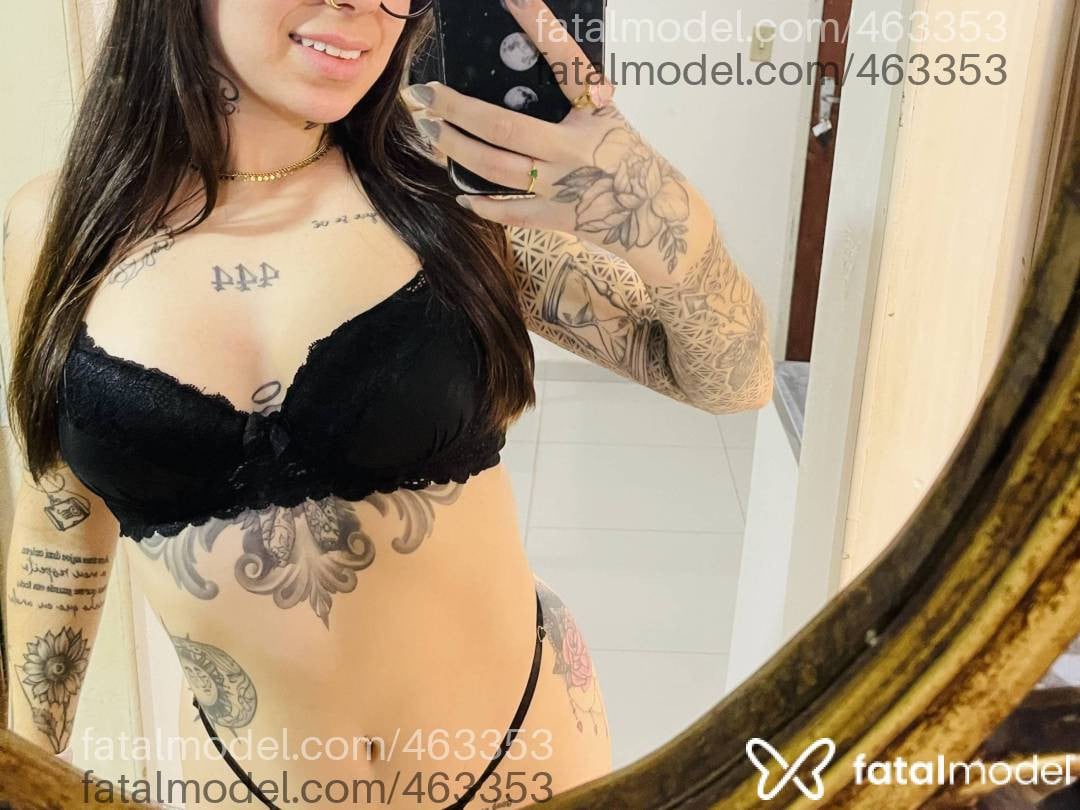 Acompanhante mulher com cabelo castanho de olhos mel - Eduarda Paz