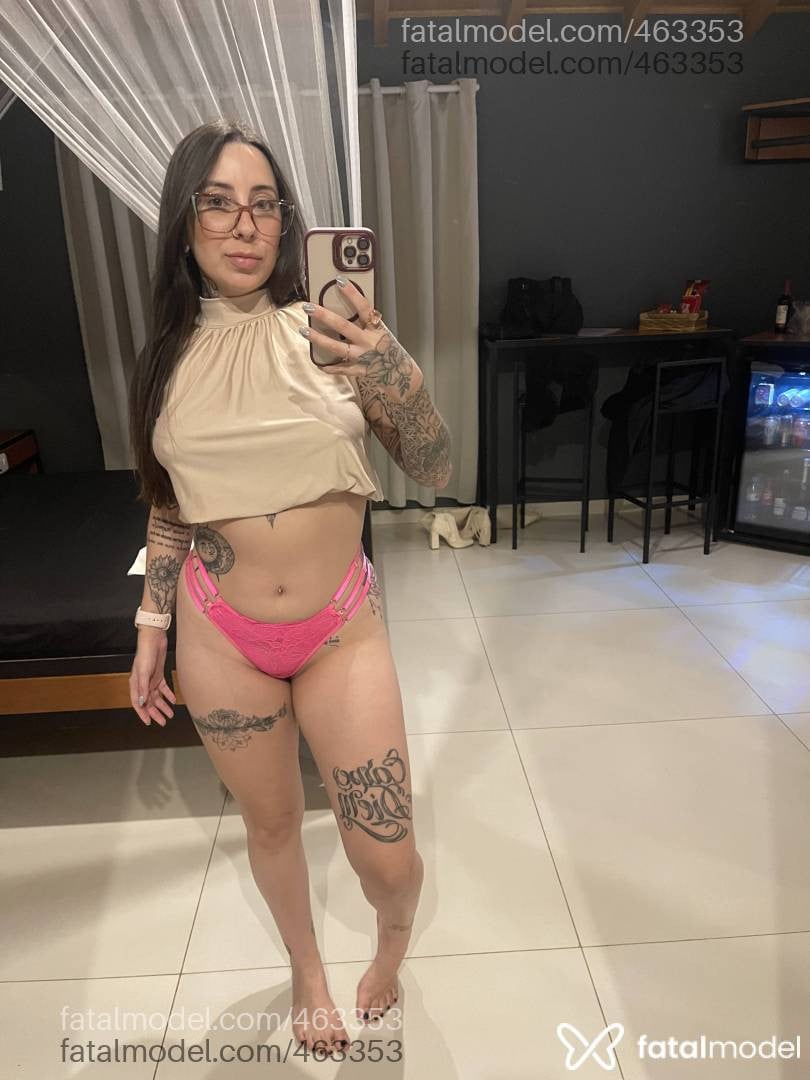 Acompanhante mulher com cabelo castanho de olhos mel em Canoas - Eduarda Paz