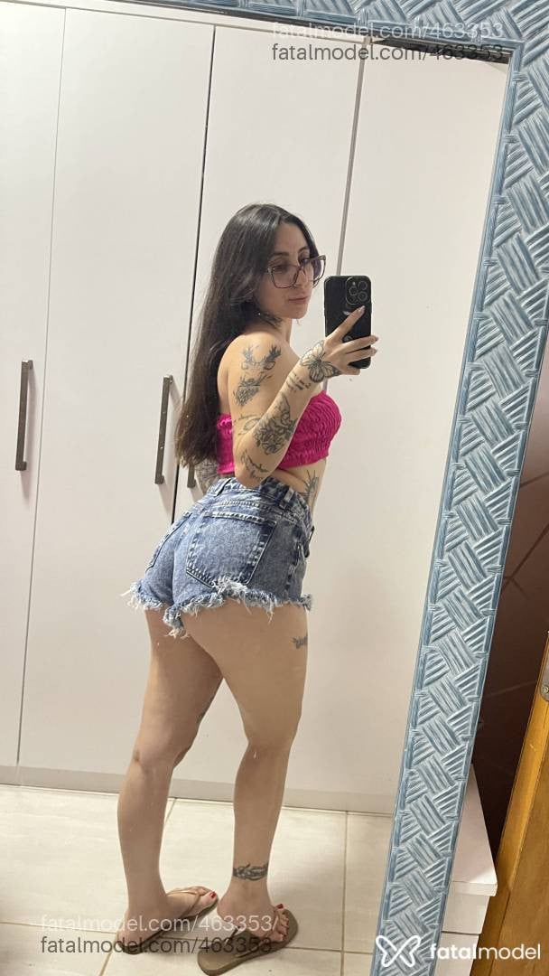 Acompanhante mulher com cabelo castanho de olhos mel em Canoas - Eduarda Paz