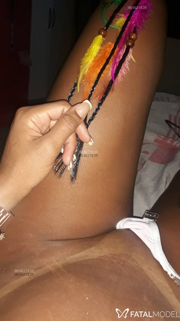 Acompanhante mulher morena (o) de olhos cinza em São Paulo Acompanhante mulher morena (o) de olhos cinza em São Paulo - Tainá