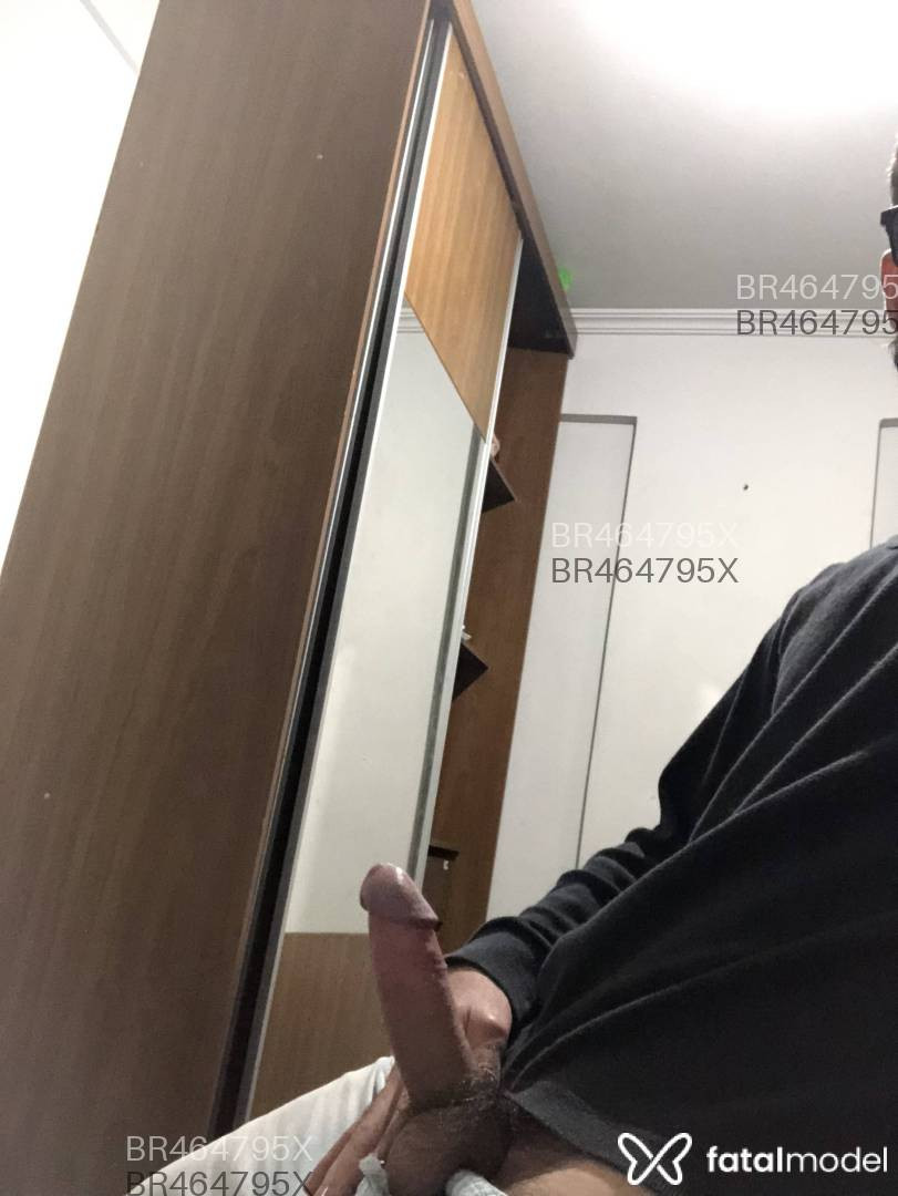 Acompanhante homem com cabelo castanho de olhos castanhos em Curitiba - Kaike