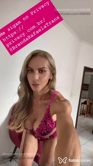 Acompanhante mulher trans loira (o) de olhos mel em Vilhena - Brenda