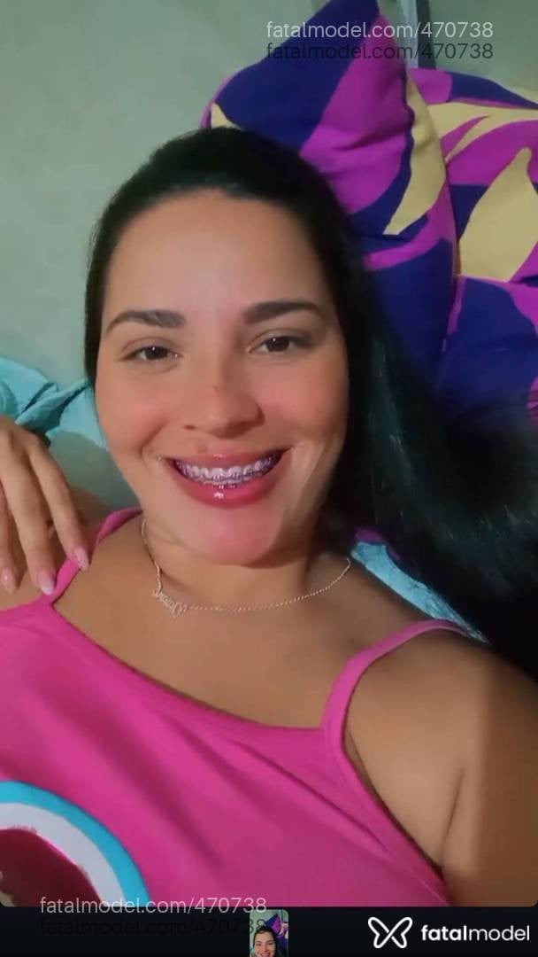 Acompanhante mulher morena (o) de olhos pretos - Daniele Alves