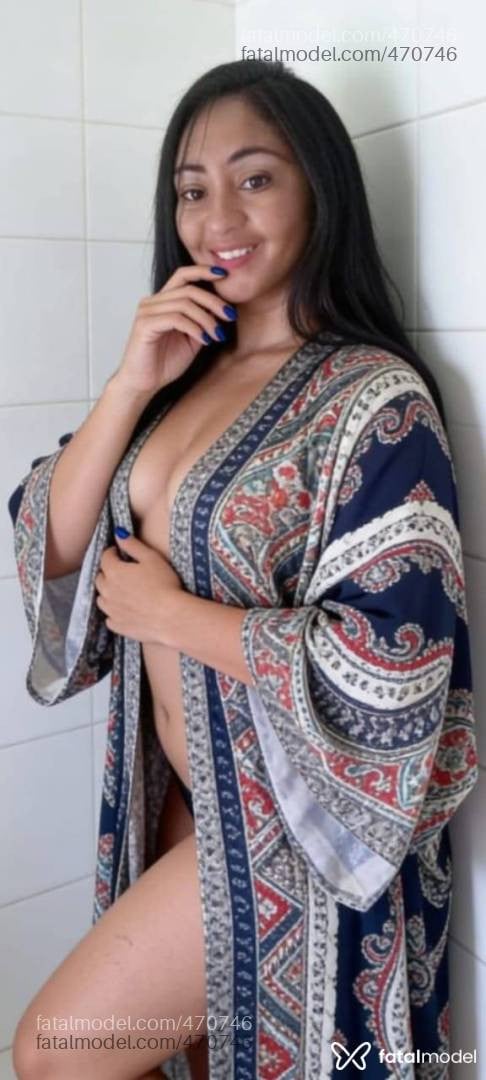 Acompanhante mulher com cabelo castanho de olhos castanhos - Simone