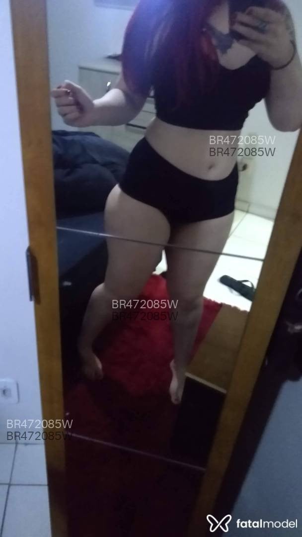 Acompanhante mulher com cabelo colorido de olhos castanhos em Francisco Beltrão - JúliaRuiva