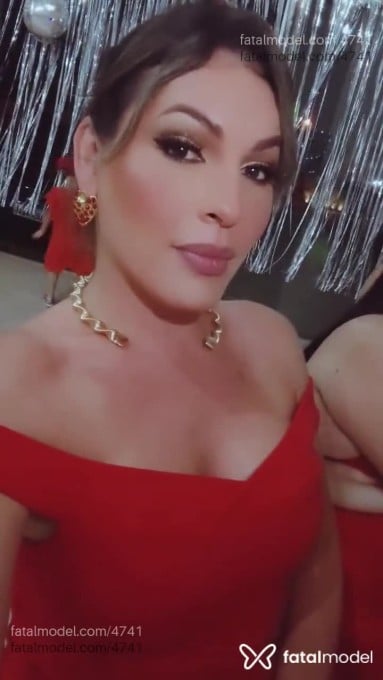Acompanhante mulher trans com cabelo castanho de olhos castanhos em Três Lagoas - Lorena