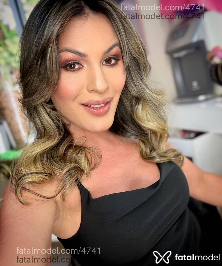 Acompanhante mulher trans com cabelo castanho de olhos castanhos em Três Lagoas Acompanhante mulher trans com cabelo castanho de olhos castanhos em Três Lagoas - Lorena