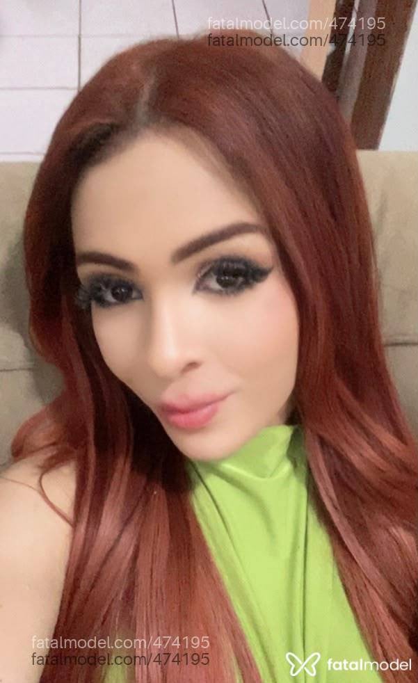 Acompanhante mulher trans morena (o) de olhos mel - Liane