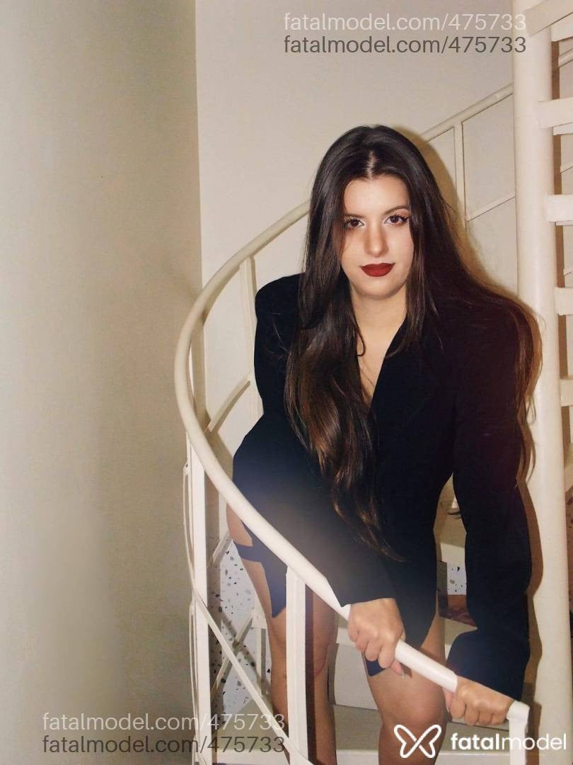 Acompanhante mulher com cabelo castanho de olhos castanhos em Criciúma - Laura