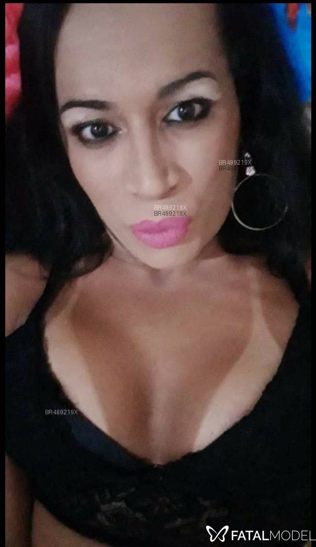 Acompanhante travesti com cabelo castanho de olhos castanhos em Goianira - Fernanda Alves
