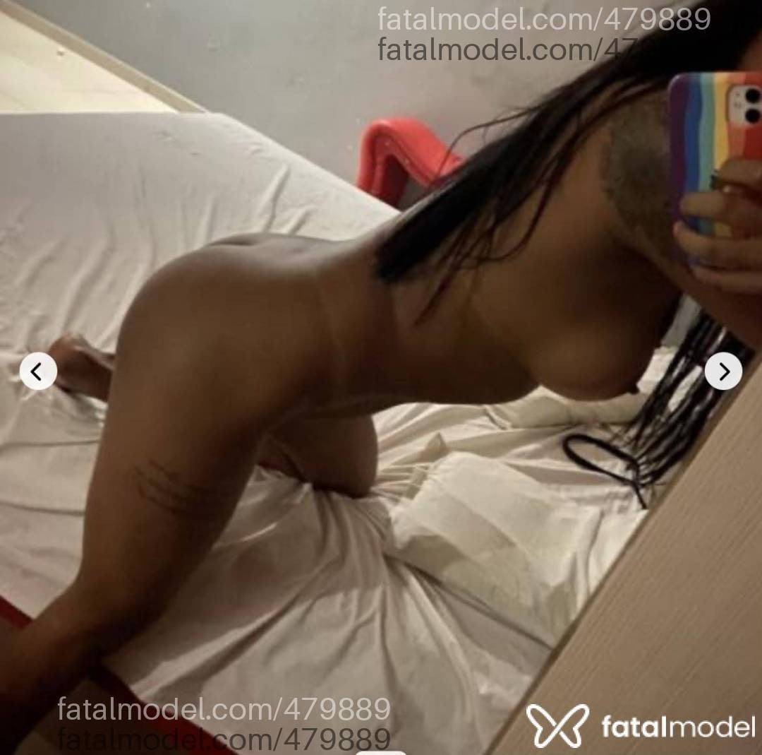 Acompanhante mulher trans morena (o) de olhos pretos - Michelly Bittencou