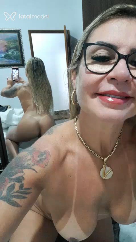 Acompanhante mulher loira (o) de olhos castanhos - Pérola