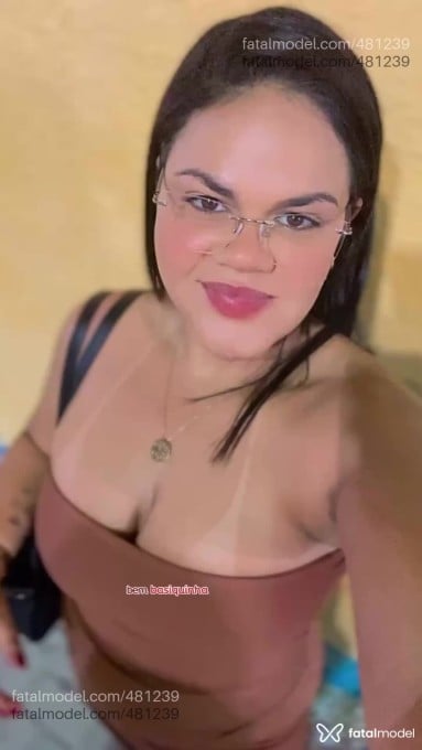Acompanhante mulher com cabelo castanho de olhos castanhos - Melissa