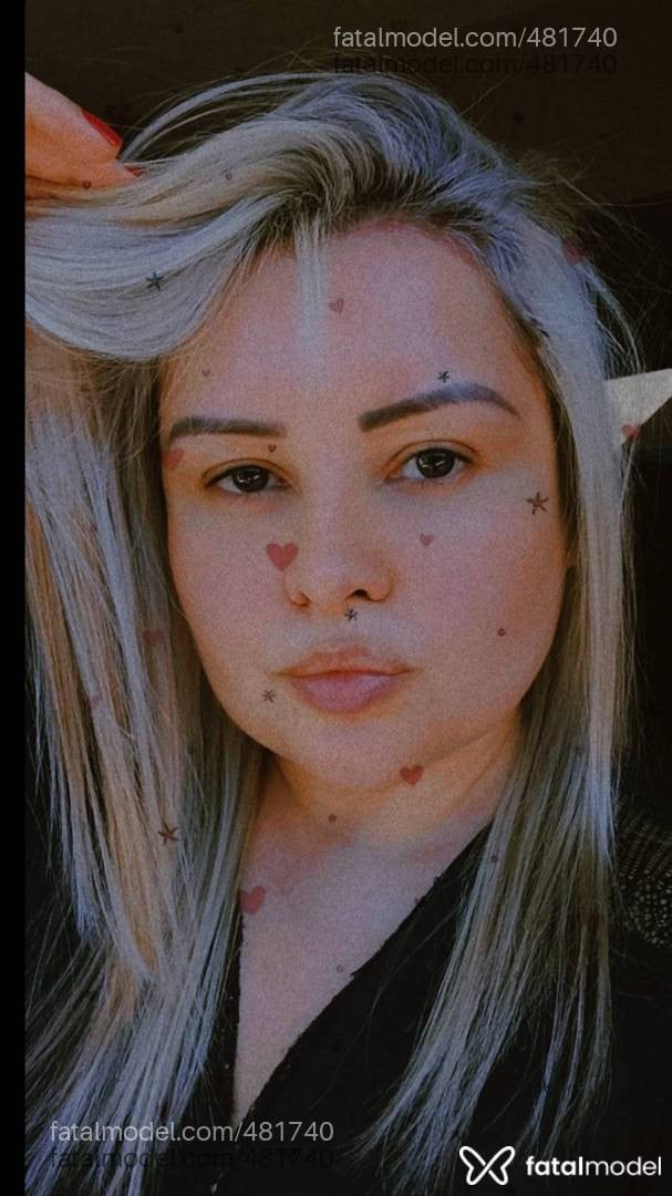 Acompanhante mulher loira (o) de olhos castanhos - Kelly