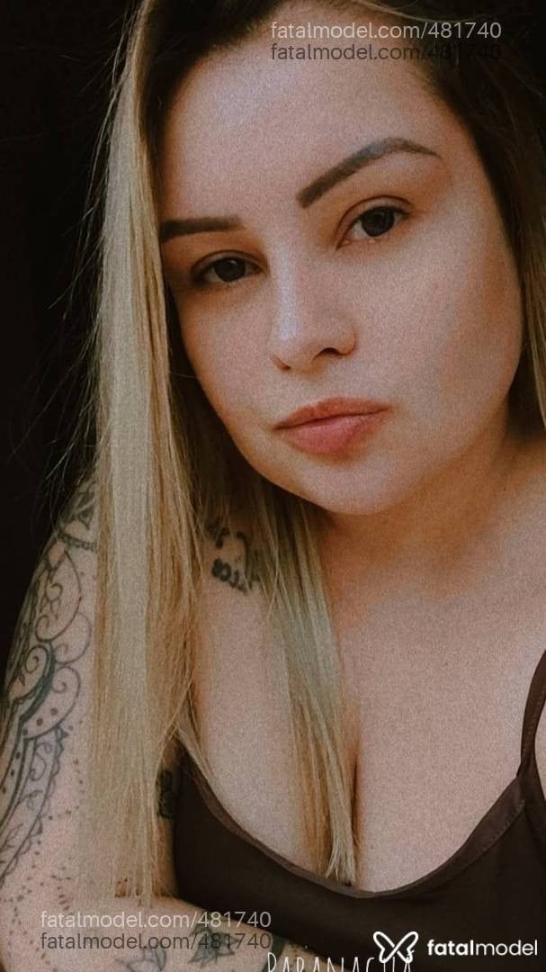 Acompanhante mulher loira (o) de olhos castanhos - Kelly