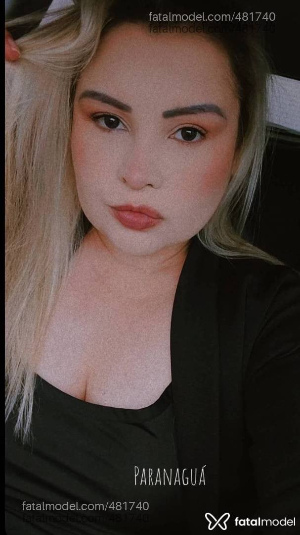 Acompanhante mulher loira (o) de olhos castanhos - Kelly