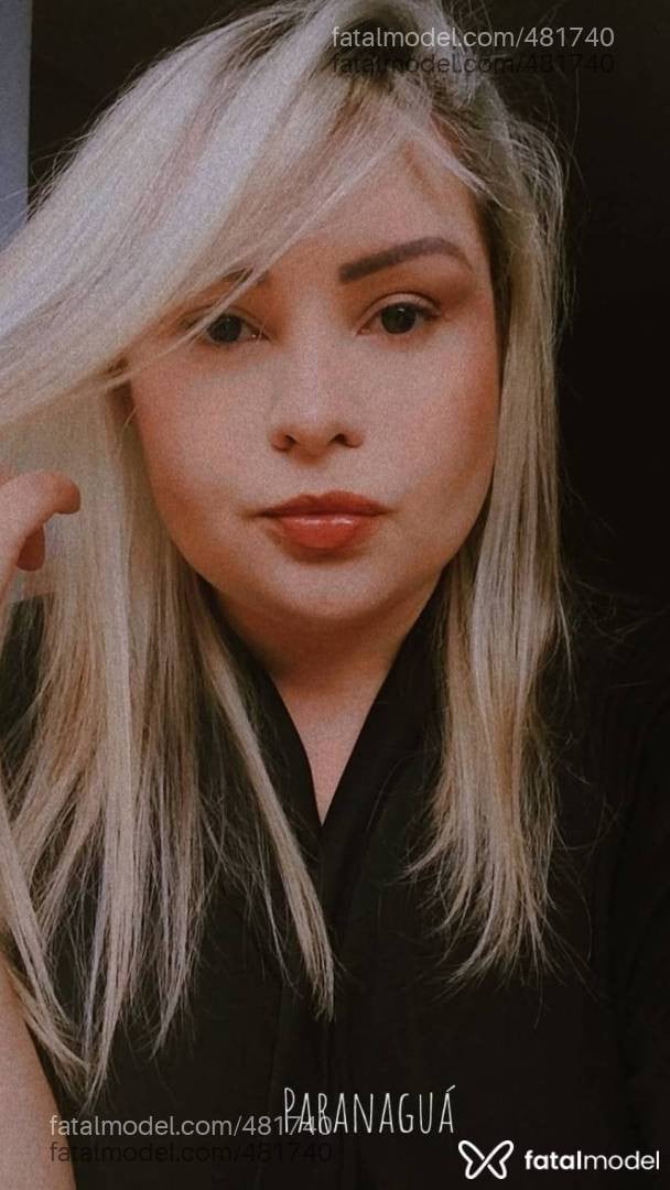 Acompanhante mulher loira (o) de olhos castanhos - Kelly