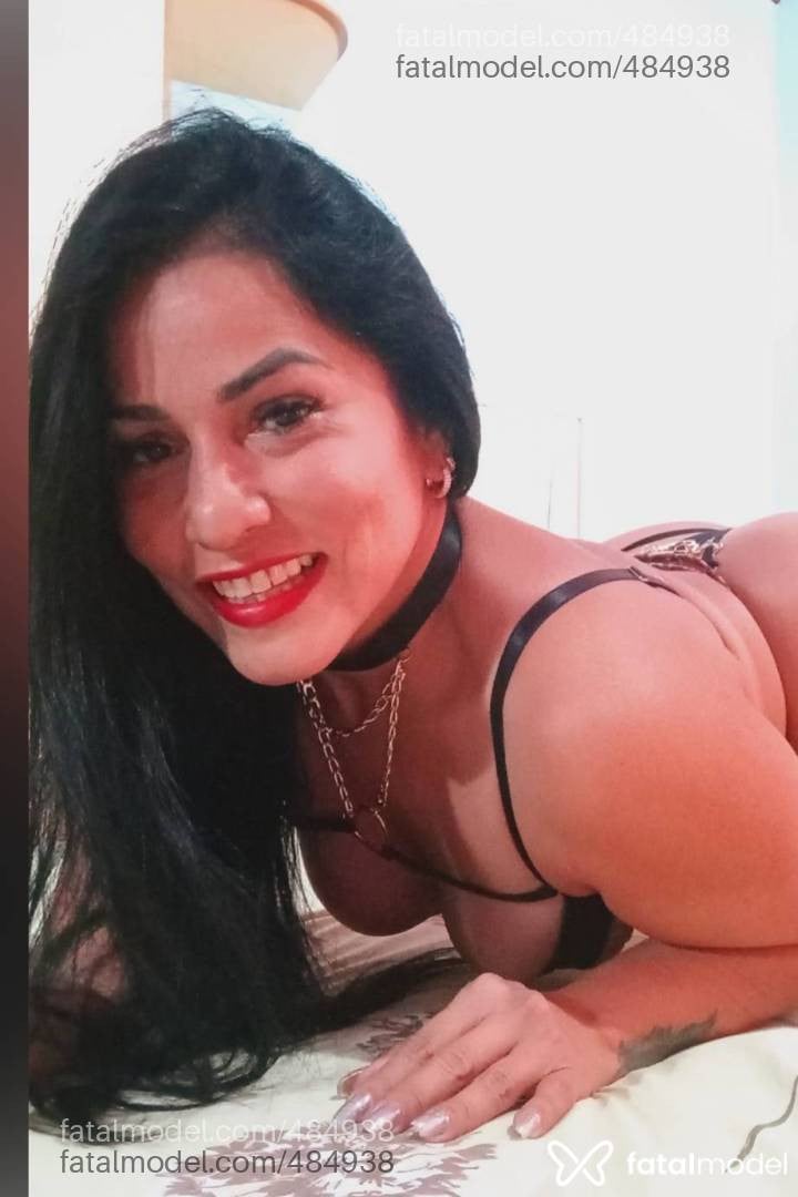 Acompanhante mulher morena (o) de olhos pretos - Aurora