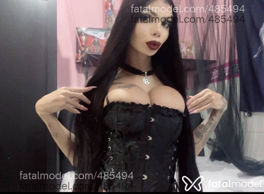 Acompanhante mulher trans morena (o) de olhos castanhos - Aryella Nefertiti