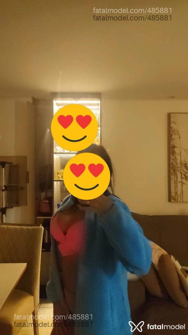 Acompanhante mulher com cabelo castanho de olhos verdes em Lajeado - Ana Paula Benoit