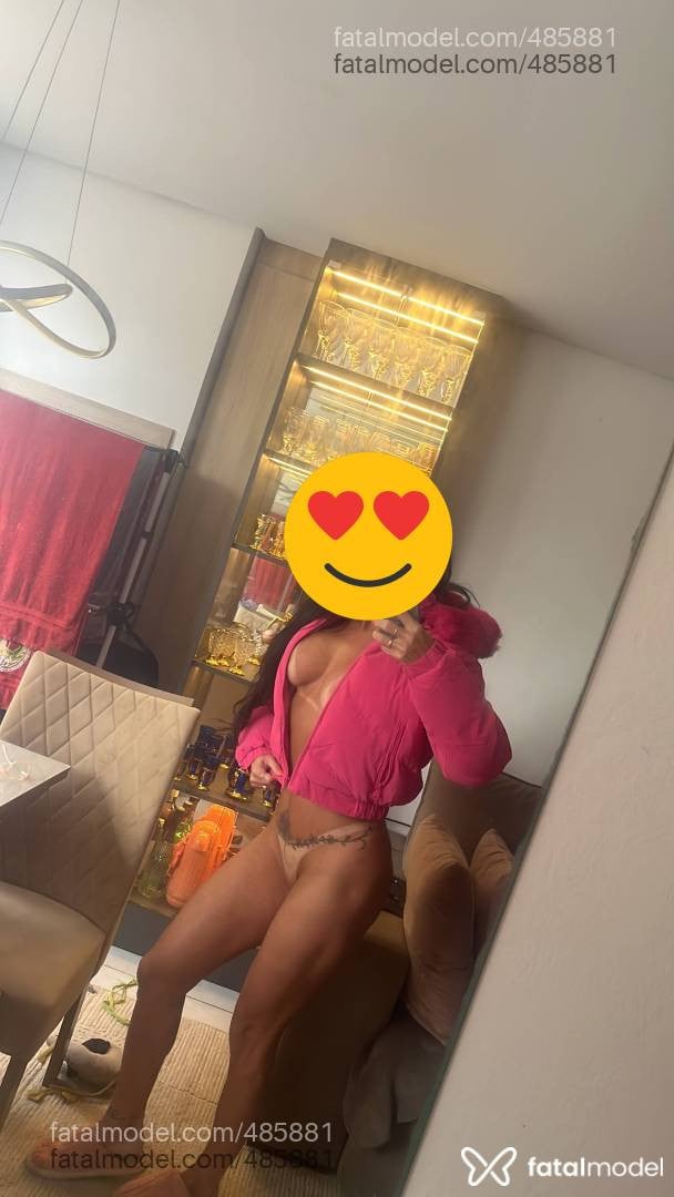 Acompanhante mulher com cabelo castanho de olhos verdes em Lajeado - Ana Paula Benoit