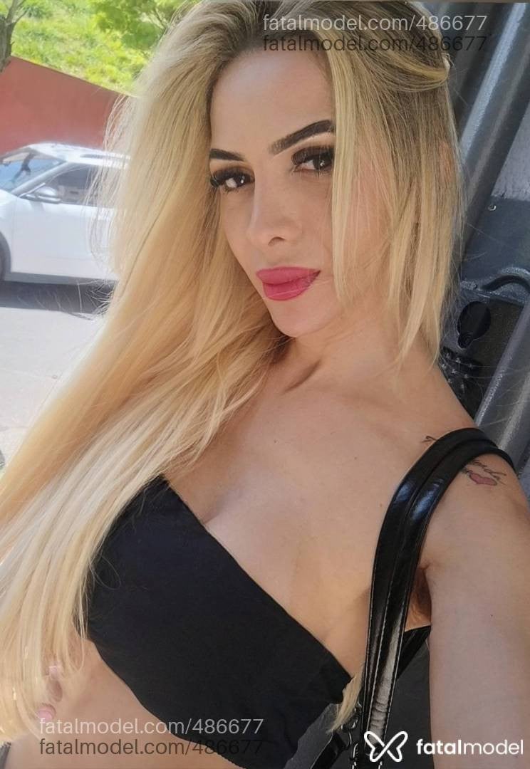 Acompanhante mulher trans loira (o) de olhos castanhos - Bella Toop Traans