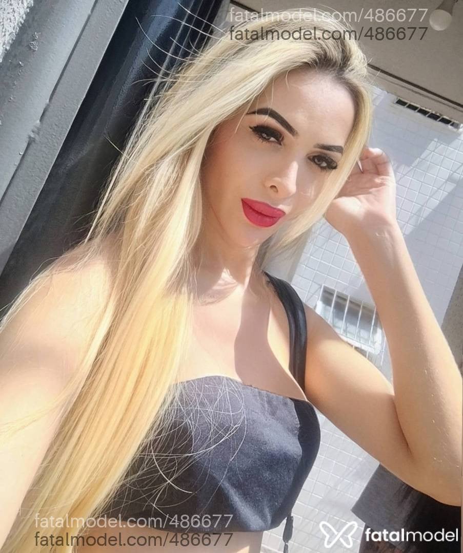 Acompanhante mulher trans loira (o) de olhos castanhos - Bella Toop Traans