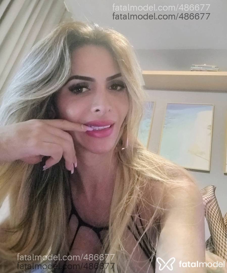 Acompanhante mulher trans loira (o) de olhos castanhos - Bella Toop Traans