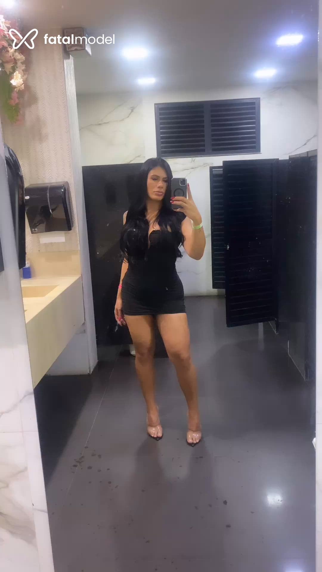 Acompanhante mulher trans com cabelo castanho de olhos castanhos - Barbara Nunes Acompanhante mulher trans com cabelo castanho de olhos castanhos - Barbara Nunes