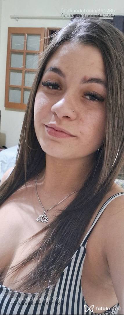 Acompanhante mulher com cabelo castanho de olhos castanhos - Dudaa
