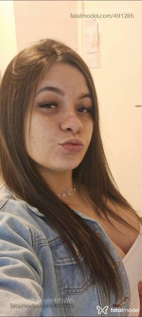 Acompanhante mulher com cabelo castanho de olhos castanhos - Dudaa