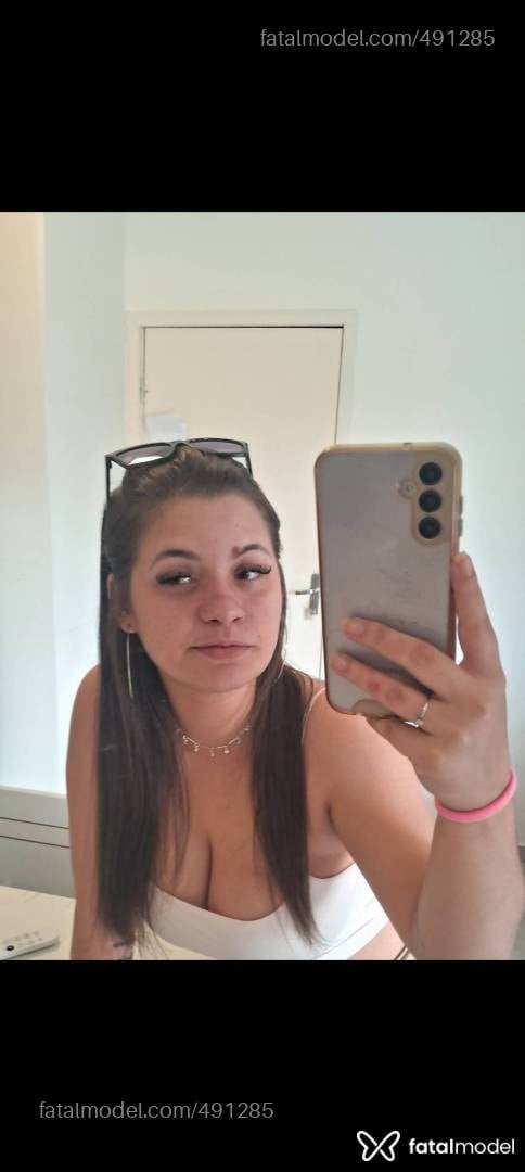 Acompanhante mulher com cabelo castanho de olhos castanhos - Dudaa