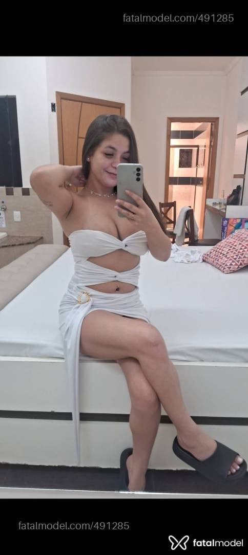 Acompanhante mulher com cabelo castanho de olhos castanhos - Dudaa
